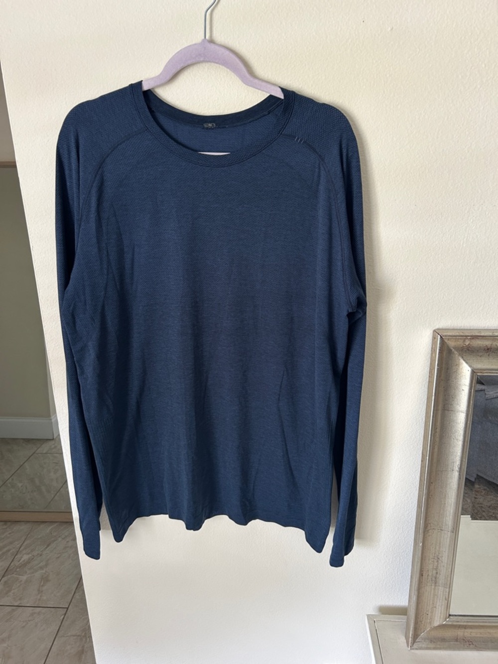 Lululemon men’s athletic blue metal vent tech, long sleeve shirt, XL comfy gym
